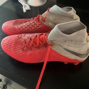 Nike soccer cleats- size:9 mens